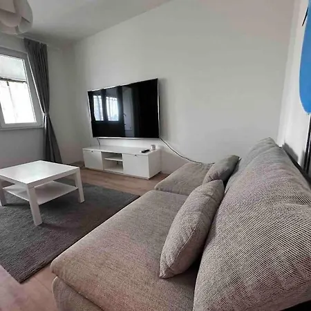 Apartment Lovely 2 Bedroom In Center
