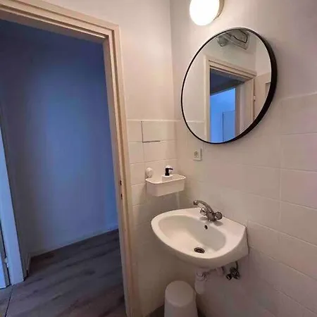 Lovely 2 Bedroom In Center アパート *