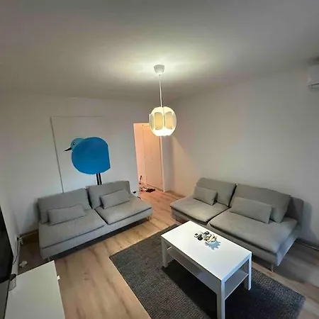 Lovely 2 Bedroom In Center